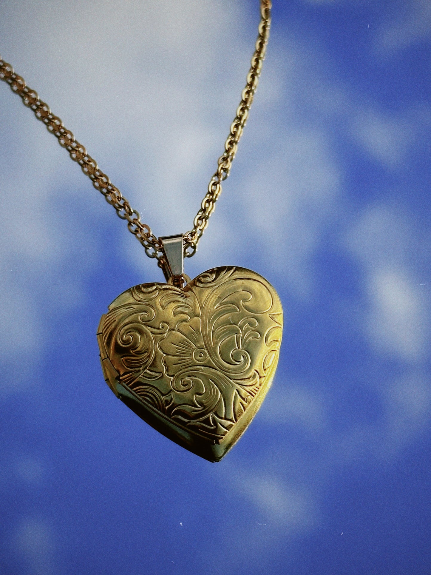 Locket Necklace (Gold/Silver)